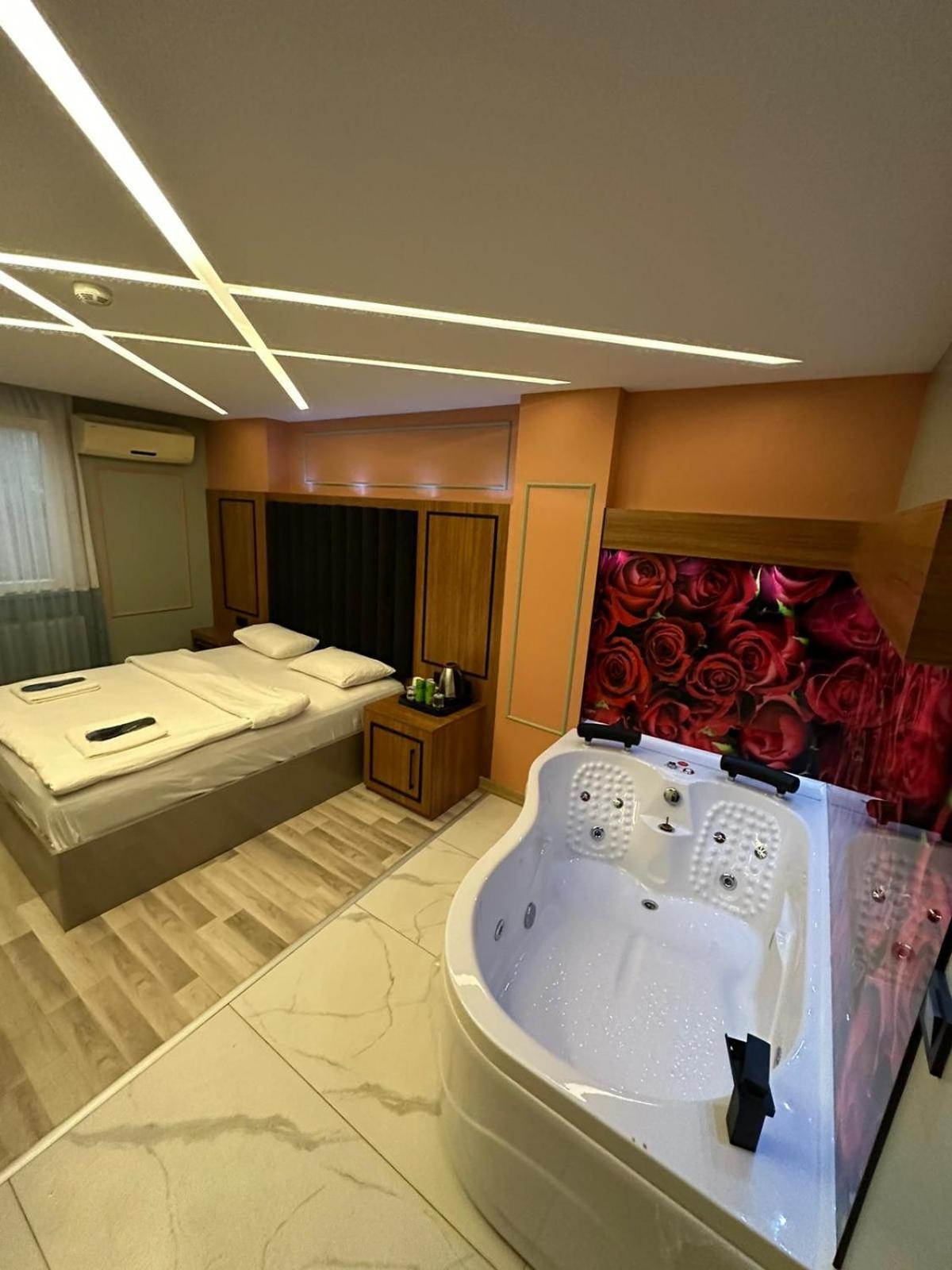 Blueway Hotel อิสตันบูล ภายนอก รูปภาพ
