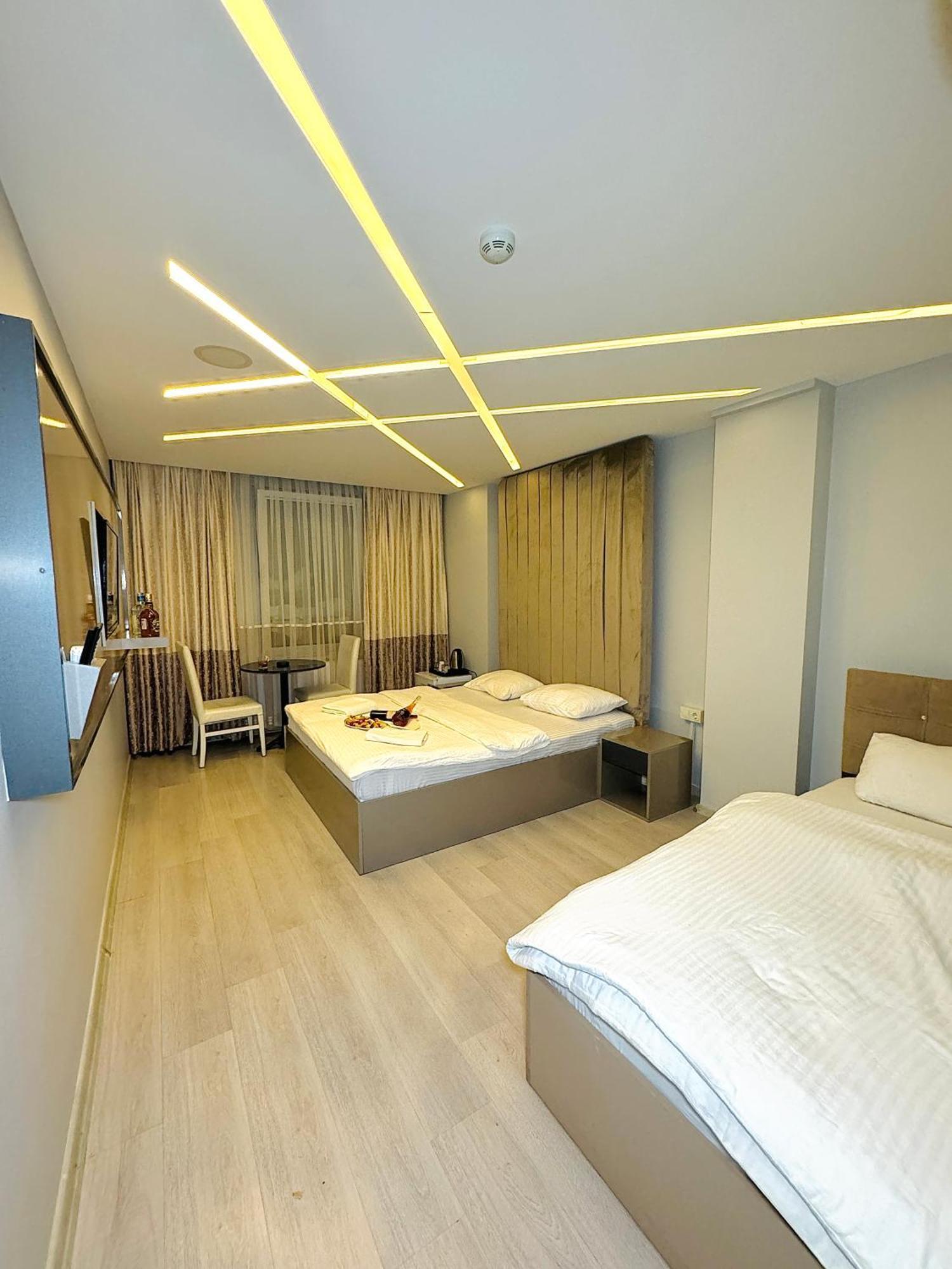 Blueway Hotel อิสตันบูล ภายนอก รูปภาพ