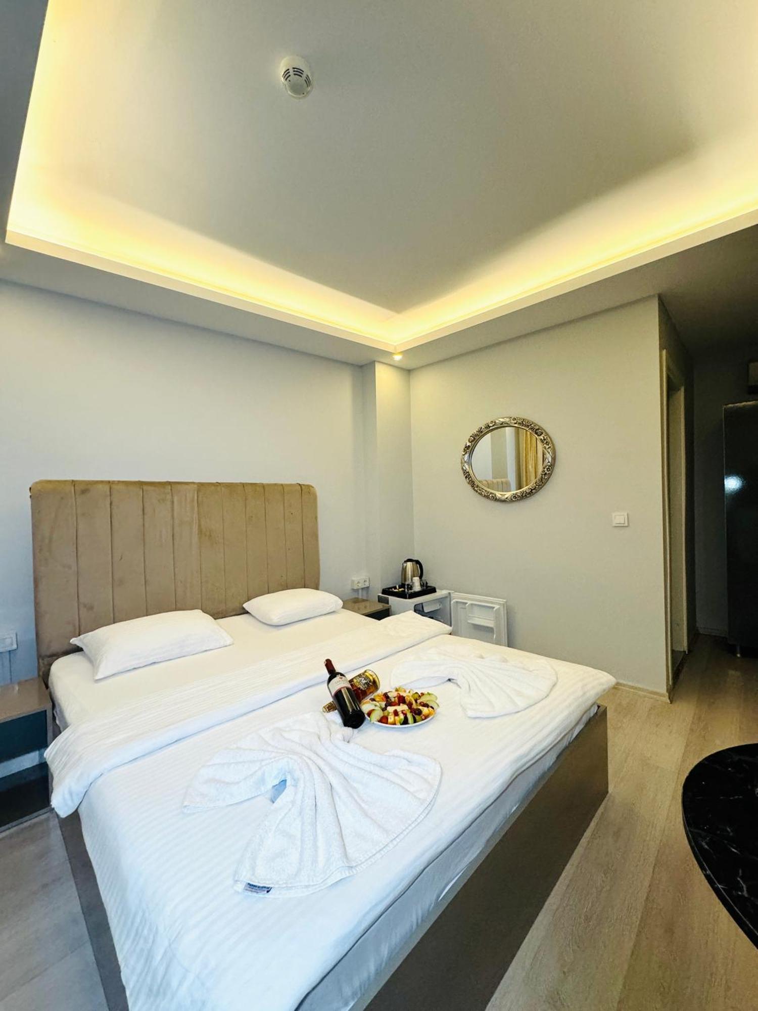 Blueway Hotel อิสตันบูล ภายนอก รูปภาพ