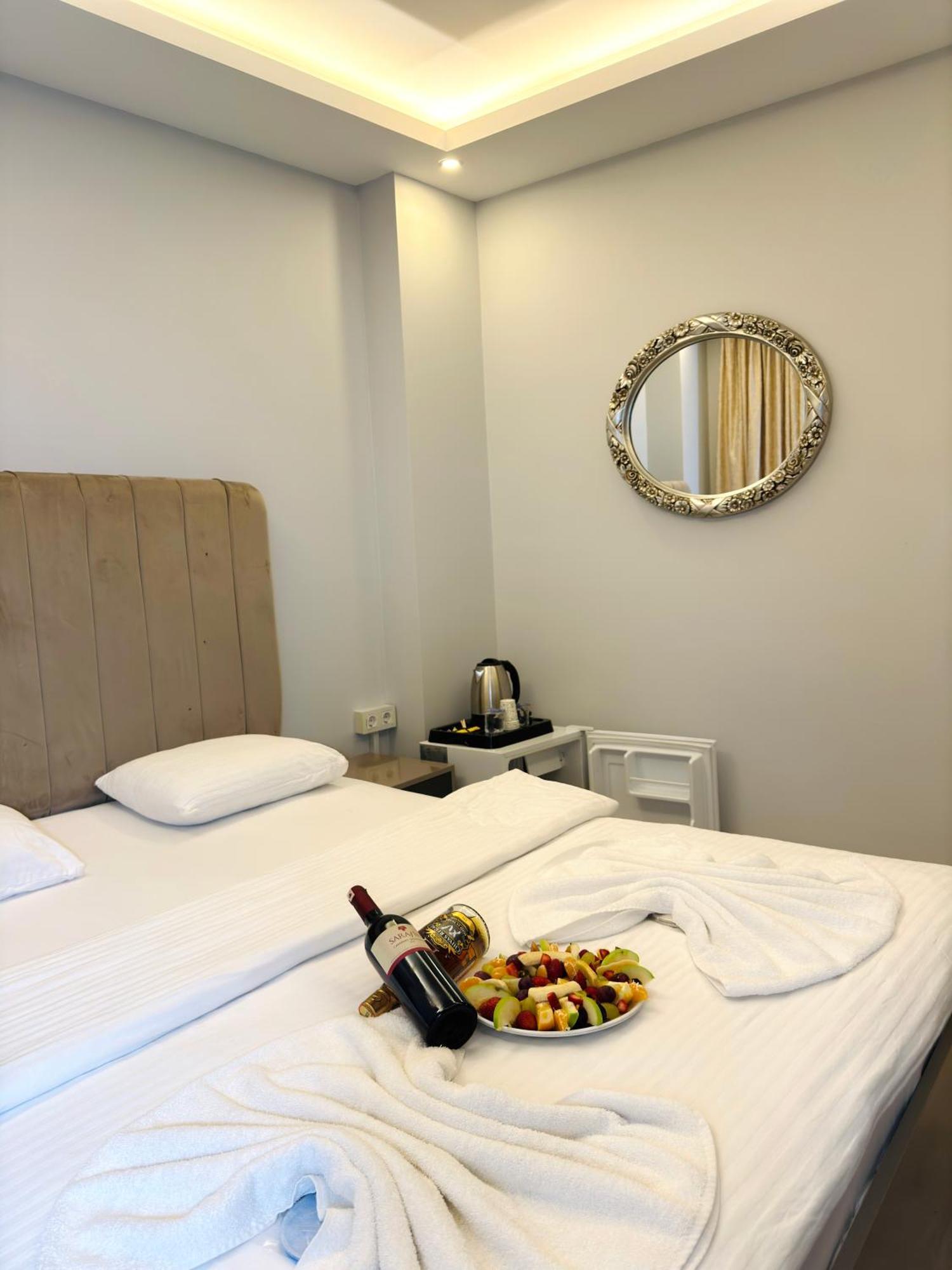 Blueway Hotel อิสตันบูล ภายนอก รูปภาพ