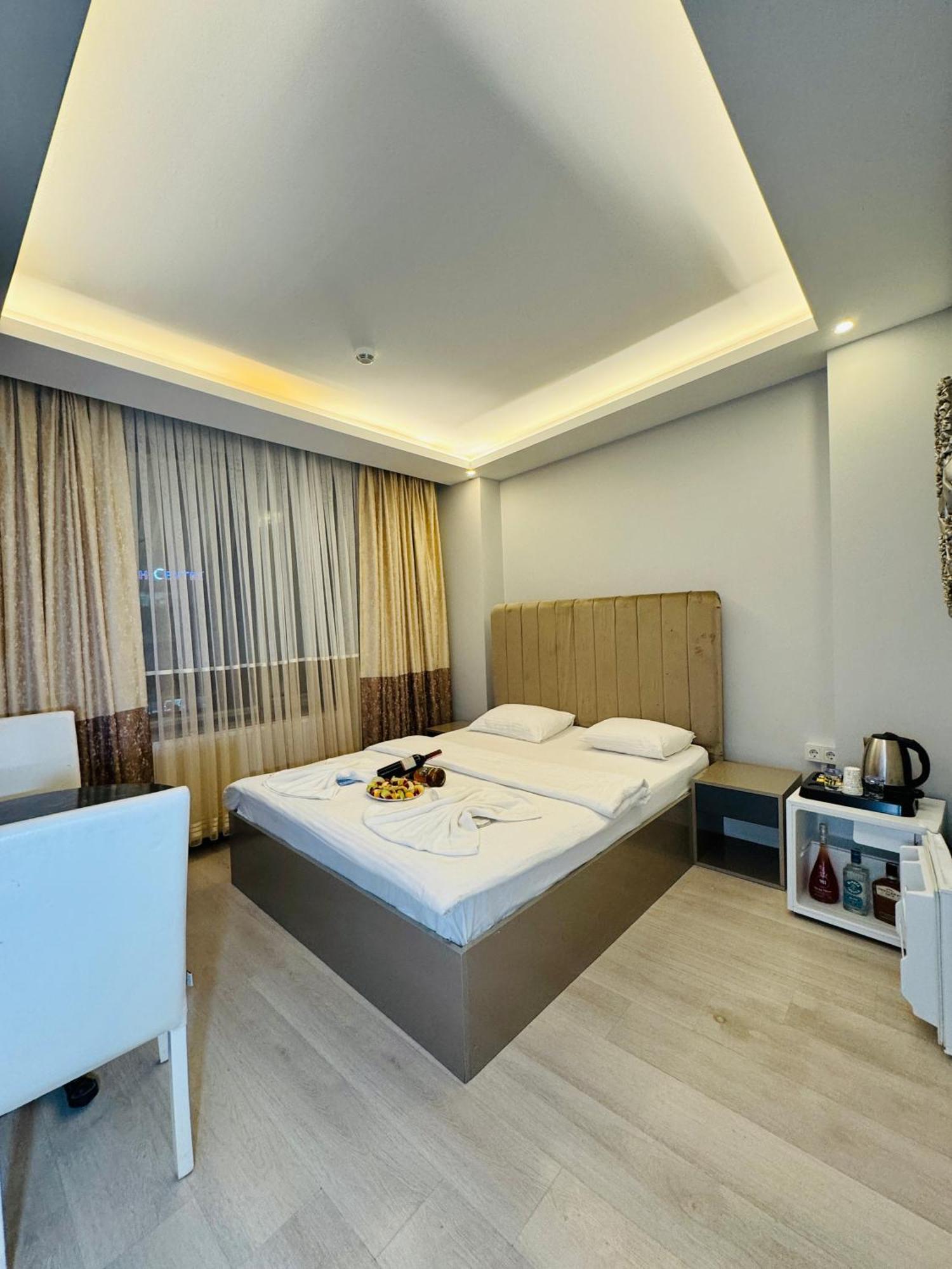 Blueway Hotel อิสตันบูล ภายนอก รูปภาพ