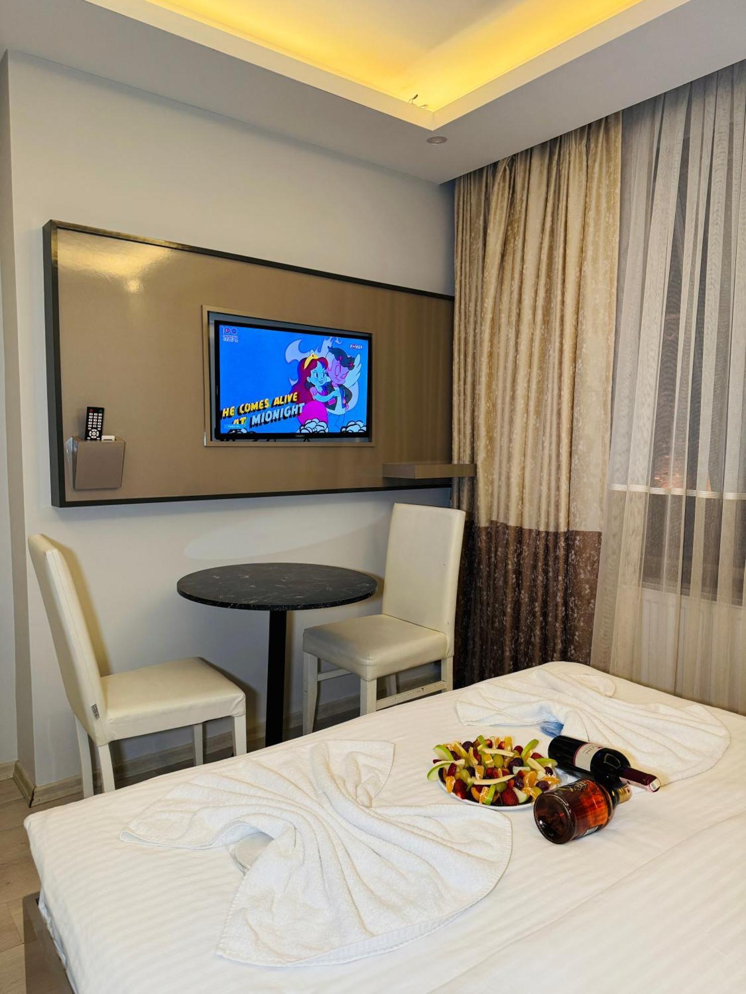 Blueway Hotel อิสตันบูล ภายนอก รูปภาพ