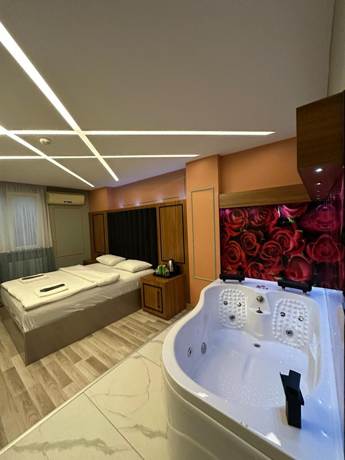 Blueway Hotel อิสตันบูล ภายนอก รูปภาพ